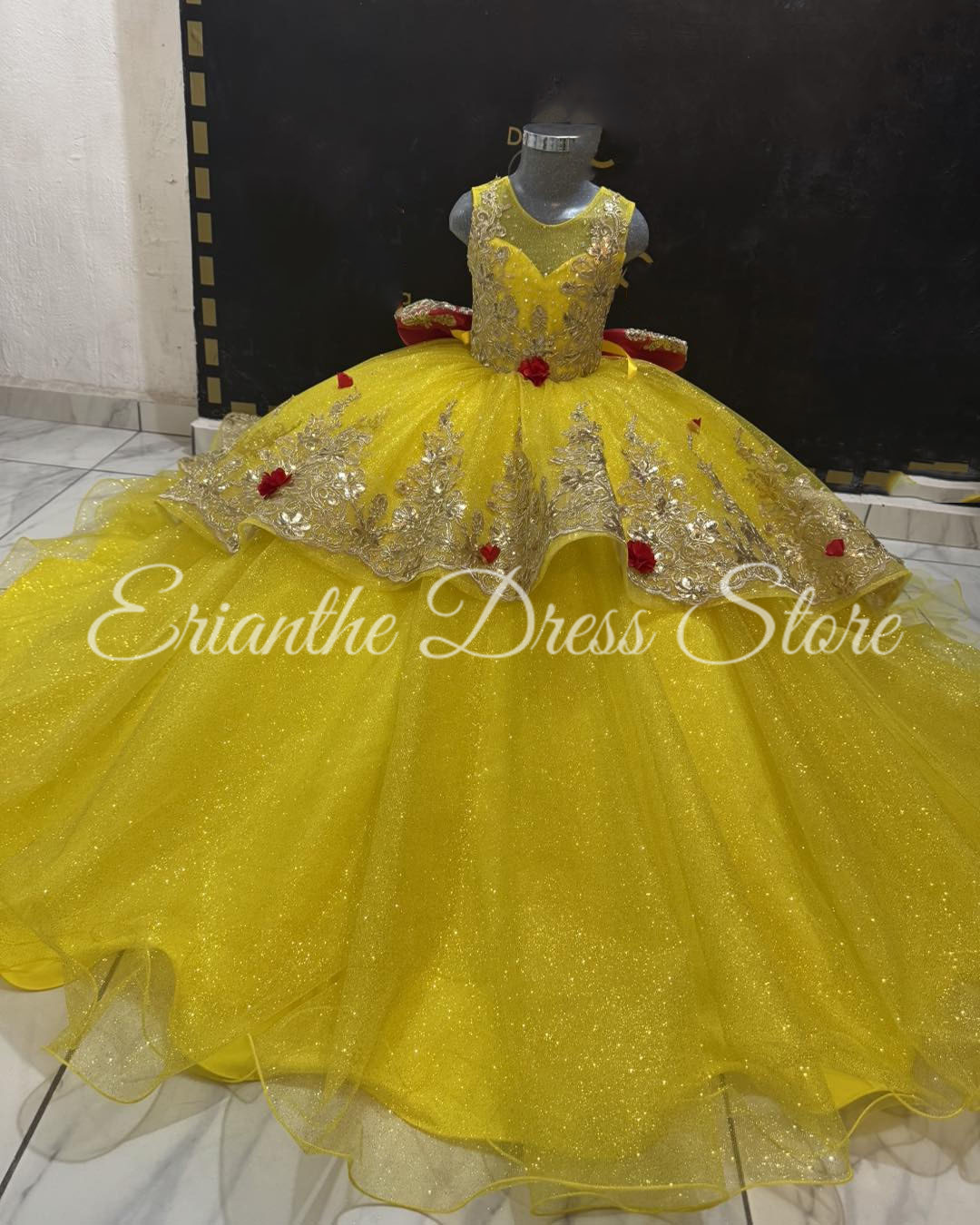 Embroidery Yellow Flower - Желтое платье с цветочным узором для