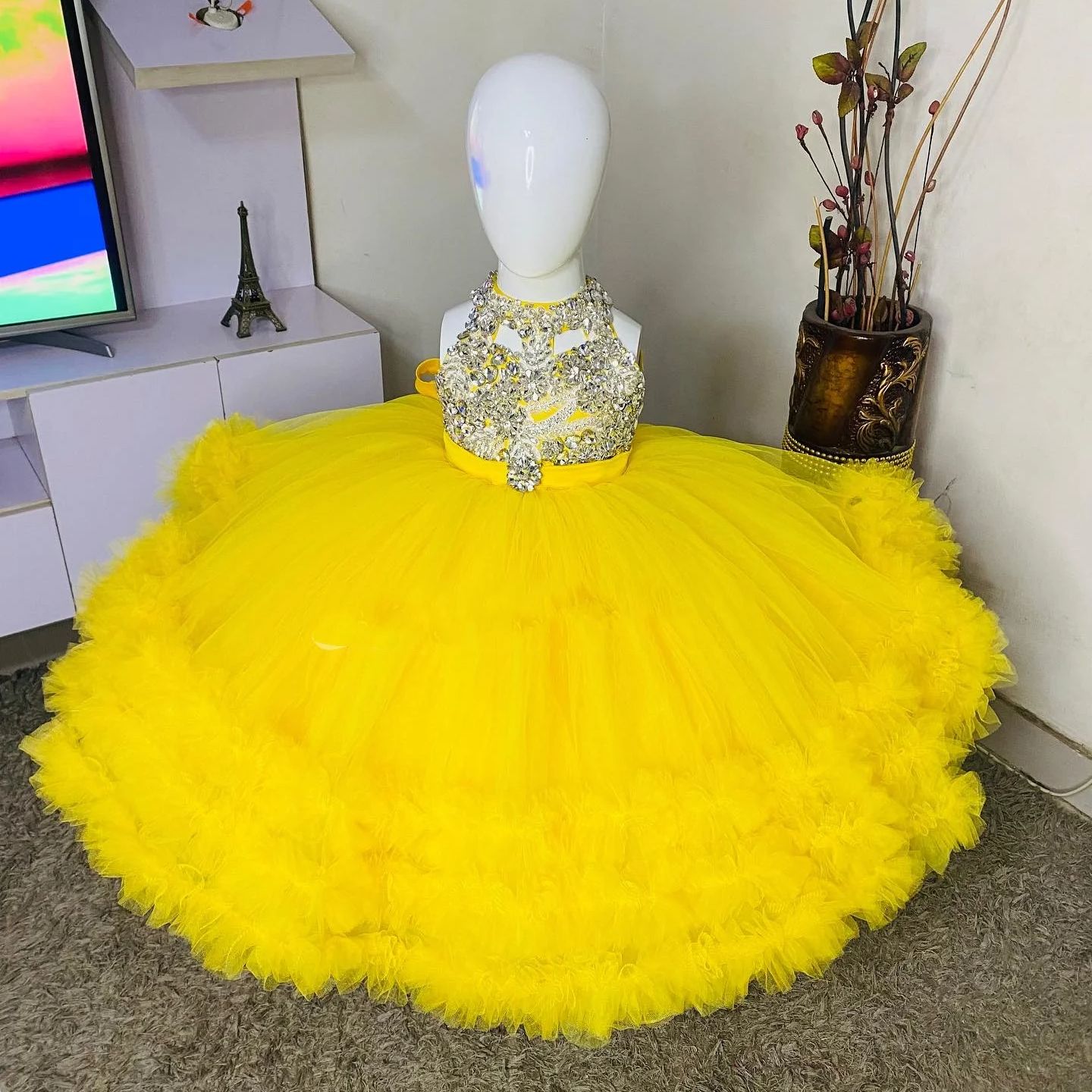 Великолепное желтое платье с ц – обзор и цена Embroidery Yellow Flower