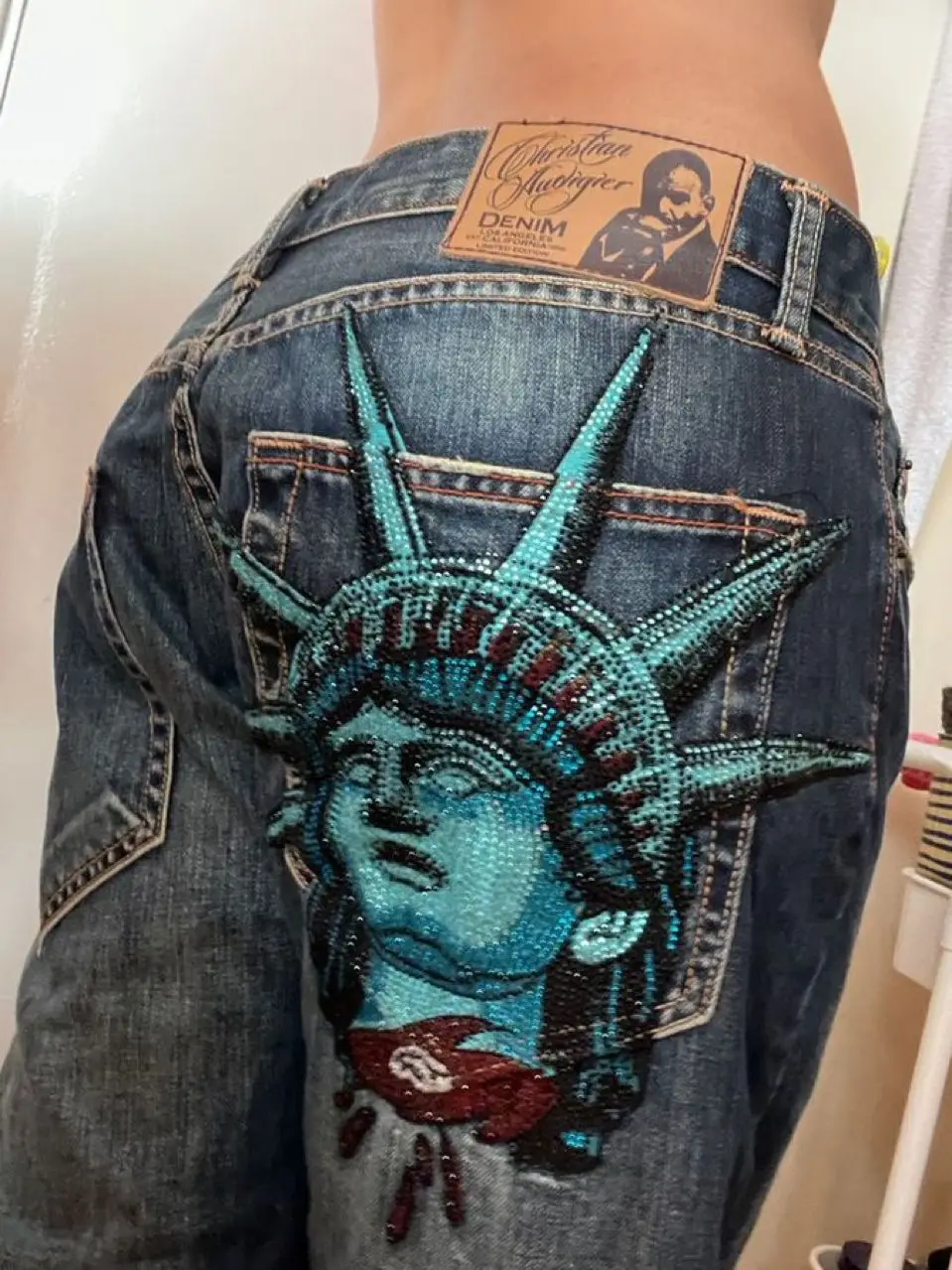 Y2k 2000-е годы Статуя Свободы – обзор и цена Embroidery Jeans Sakura